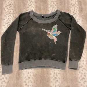 V9 sweatshirt hummingbird embroidered patch w/sequins, NWOT